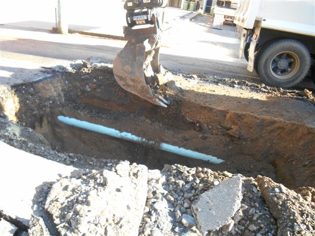 View of the subsidence on Reef Street during remediation