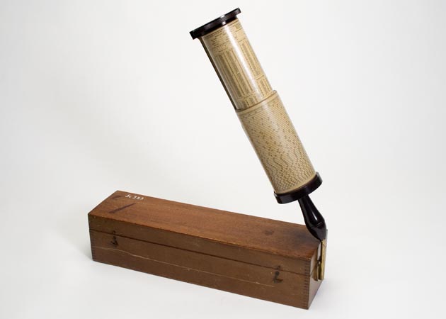 A cylindrical slide rule with a logarithmic line arranged spirally on the surface of the cylinder