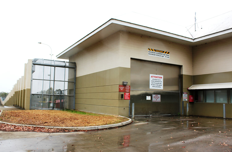 Secure entrance when young people are transported to the centre