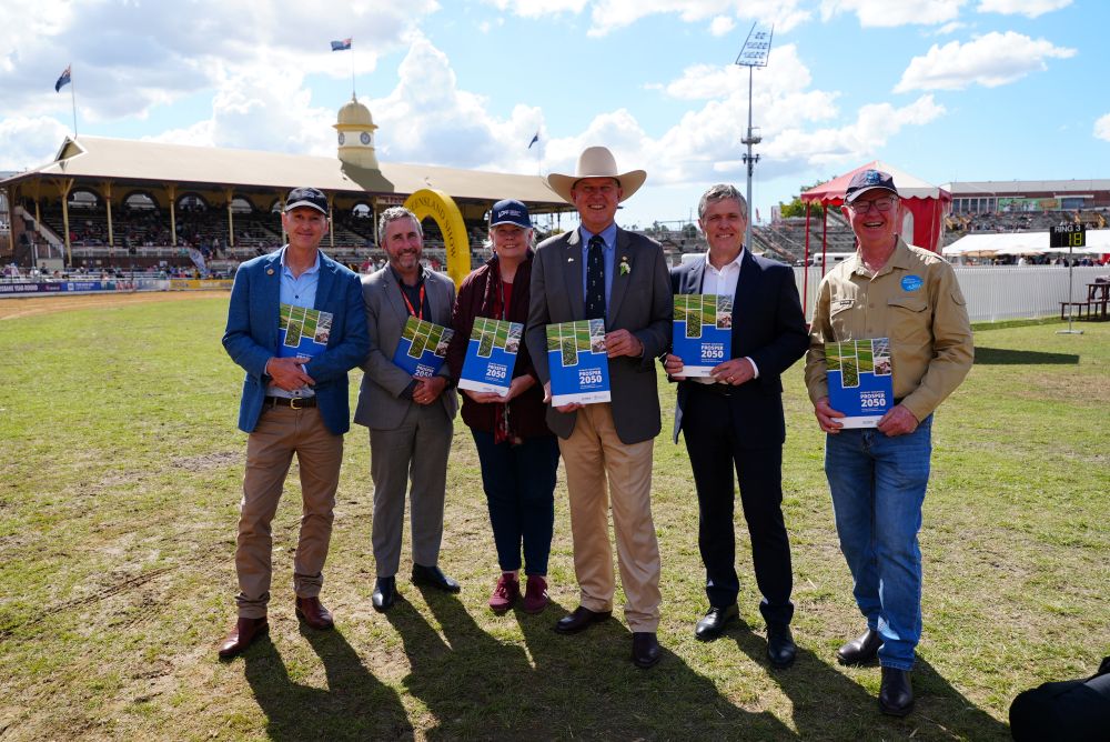 Mick Stephens (Timber Queensland), Dan Galligan (Canegrowers), Jo Sheppard (Queensland Farmers&rsquo; Federation), Minister for Primary Industries, Mike Guerin (AgForce) and David Bobbermen (Queensland Seafood Industry Association) at the launch of Prosper 2050 at the Ekka.