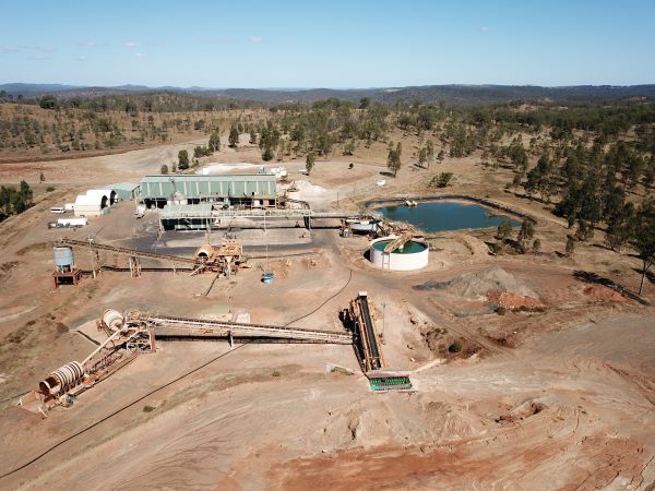 The processing plant and process water dam at Goondicum
